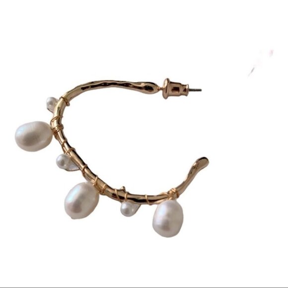 Woman Fashion Open Hoops Earrings - Picture 4 of 6